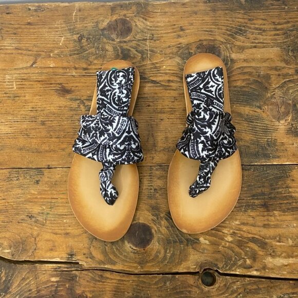 Dirty Laundry Tribal Print Stretchy Slingback Sarong Thong Sandals, Size 8 - Picture 7 of 11